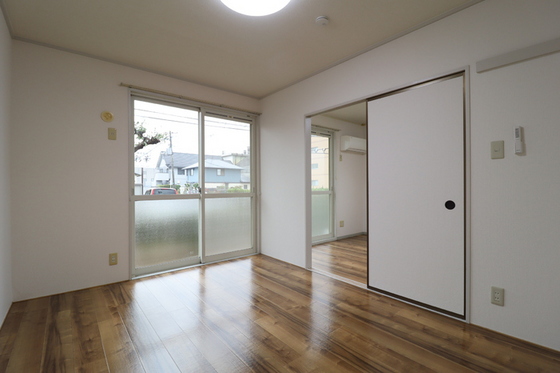 シャトル新福 A棟