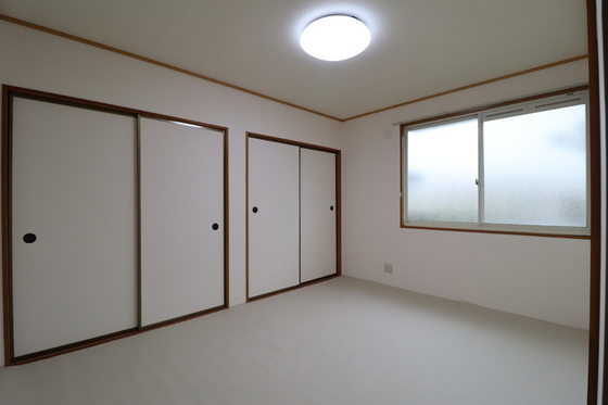 シャトル新福 A棟