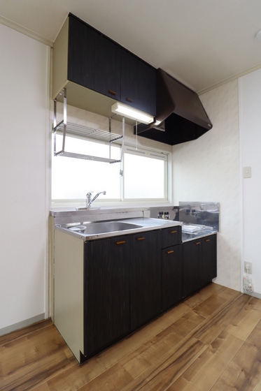 シャトル新福 A棟