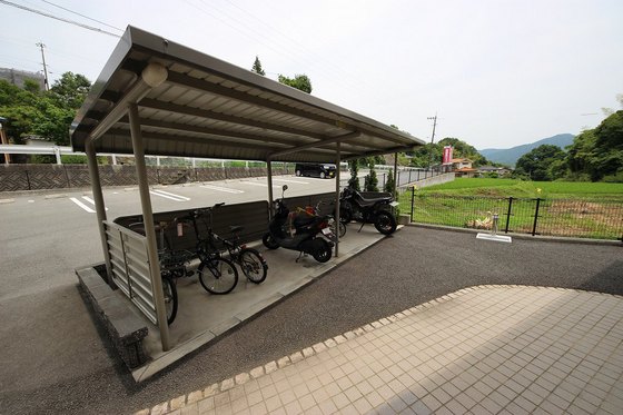 ブルック・サイド B