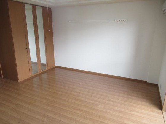 レジデンス スワニーⅢ