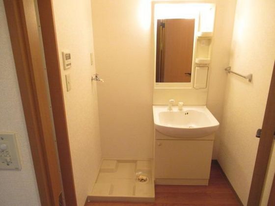 レジデンス スワニーⅢ