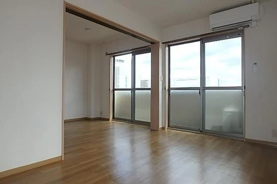 フォブール西市