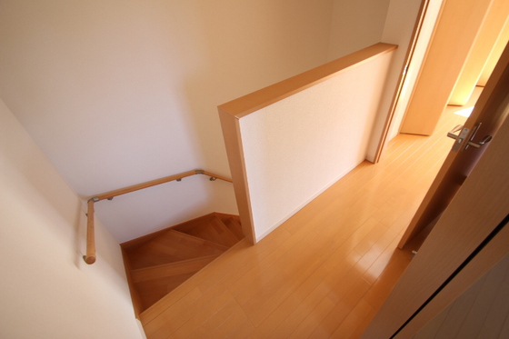 ステラ・アルピナ B棟