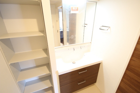 メゾン デ ルポ英(はなぶさ)