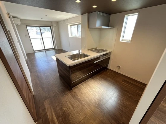 メゾン デ ルポ英(はなぶさ)