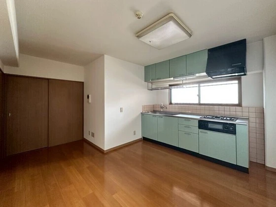 パレスマリソル