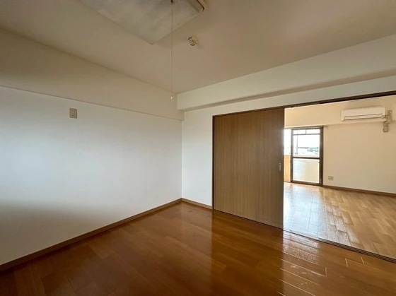 パレスマリソル