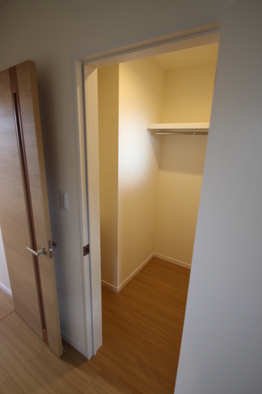 メゾネット八幡 B棟