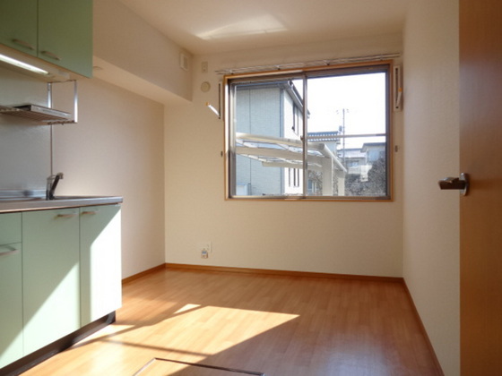 リースランド平福 A棟