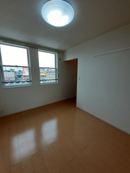 エスマルテ A棟