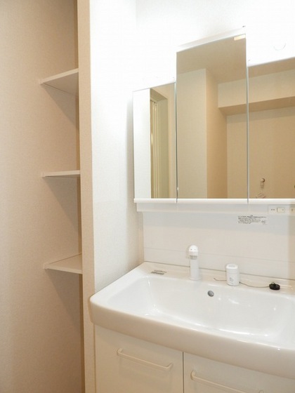 プラシード鶴江