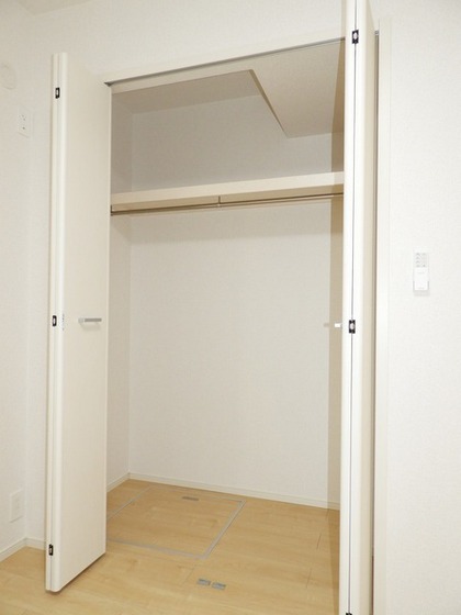 プラシード鶴江