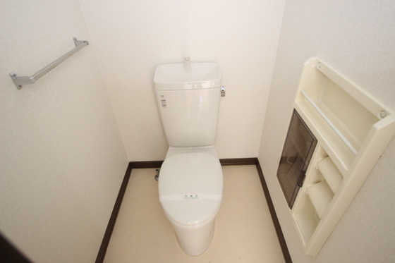 フレグランス串戸A