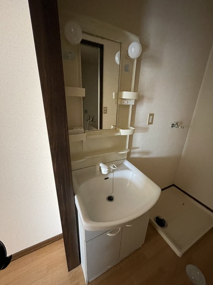 フレグランス串戸A