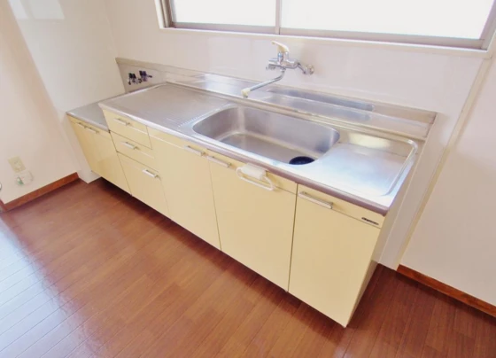 プレジール堀越