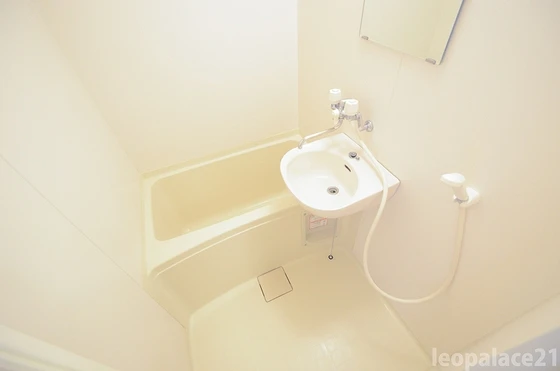 レオパレスジュネスEBA