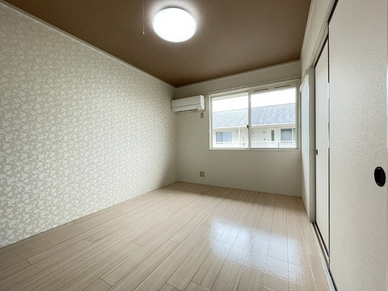 クレールシャトー吉田 A棟