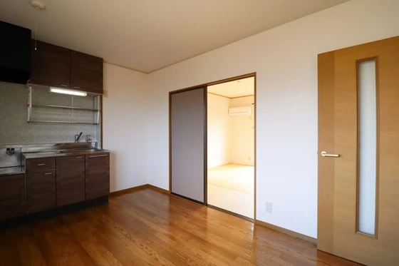 ビューラー福泊 A棟