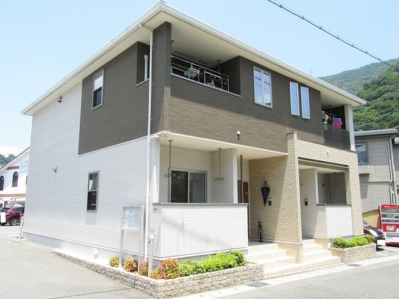 ウィステリアガーデン C