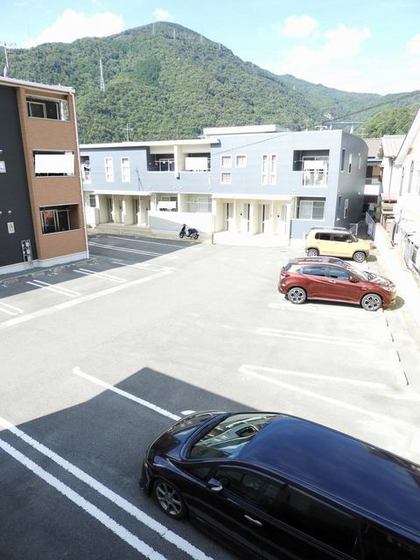 ウィステリアガーデン C