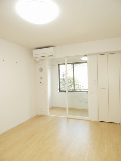 ジェイドイースト