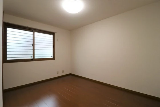 レフィナード A棟