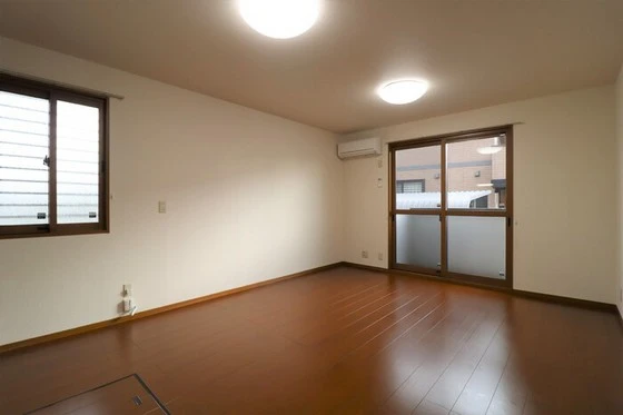 レフィナード A棟