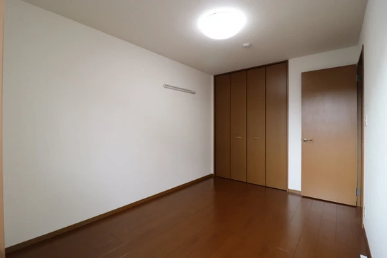 レフィナード A棟