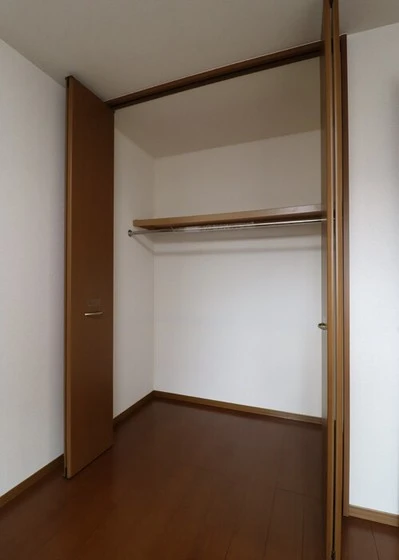 レフィナード A棟