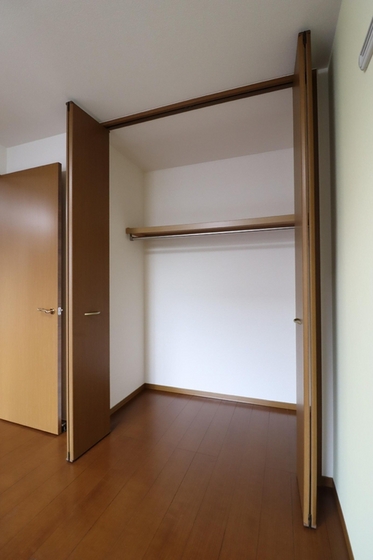 レフィナード A棟