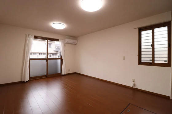 レフィナード A棟