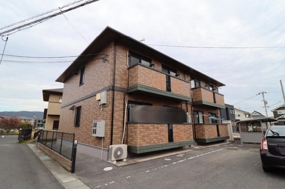 レフィナード A棟