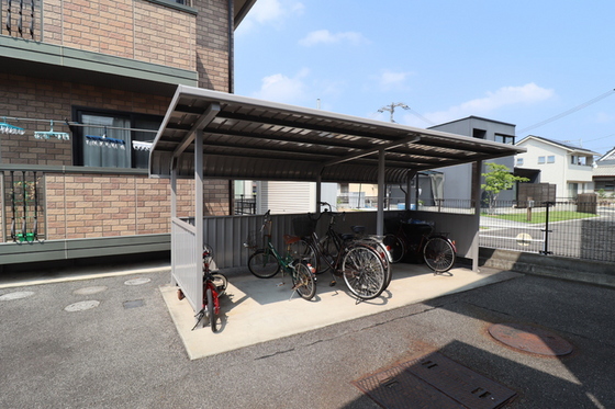 レフィナード A棟