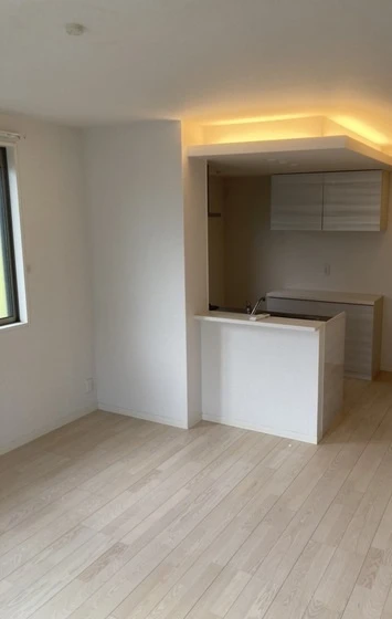 アヴィーロード今保 A棟