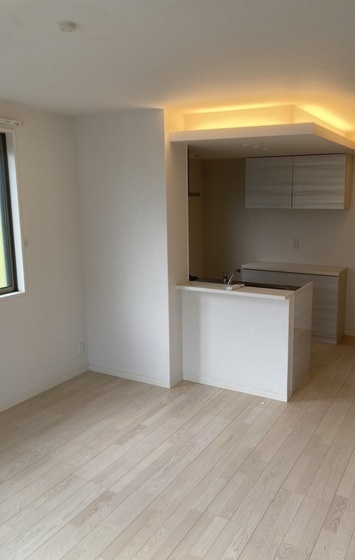 アヴィーロード今保 A棟