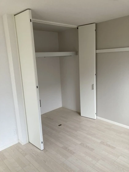 アヴィーロード今保 A棟