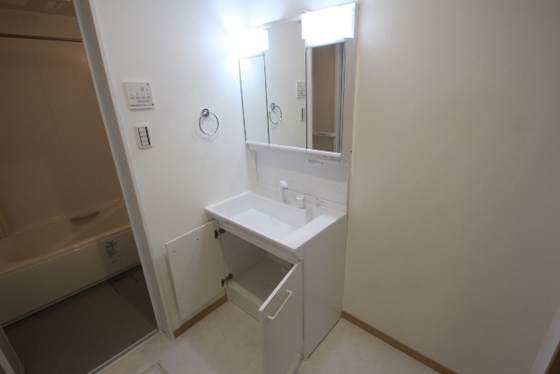 MAISON AZUR(メゾンアジュール) A棟