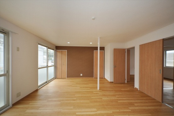 シャンポール東川原