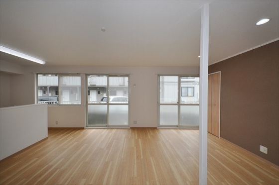 シャンポール東川原