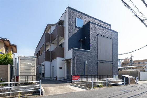 フィユメゾン学南町