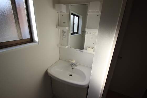 西川貸家二戸一 西