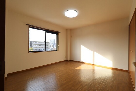 コートヴィレッジ若沼 A棟