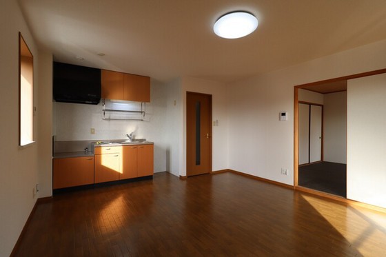 コートヴィレッジ若沼 A棟