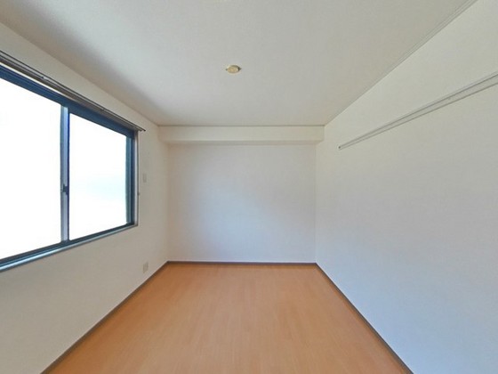 フリーダムスクエア小山