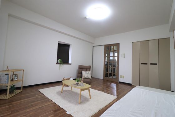 アジュール下中野