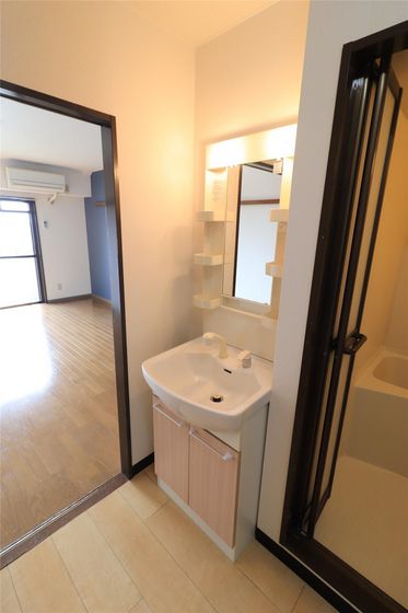 アジュール下中野