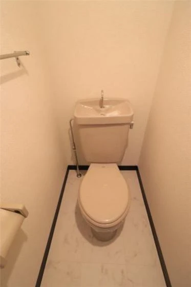 アジュール下中野