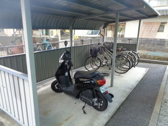 グリーンコート B棟