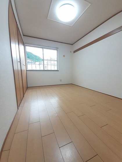 クレストール亀山